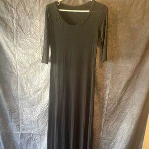 A long Black Maxi quarter sleeve Round neck Dress